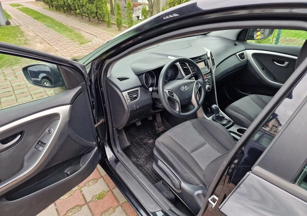 Hyundai I30 cena 23800 przebieg: 243300, rok produkcji 2013 z Urzędów małe 37